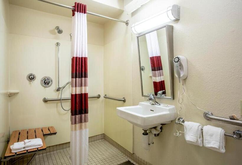 فندق Red Roof Inn Plus+ Pittsburgh East   Monroeville