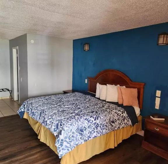 בית מלון כפרי Regency Inn Fort Sam Houston