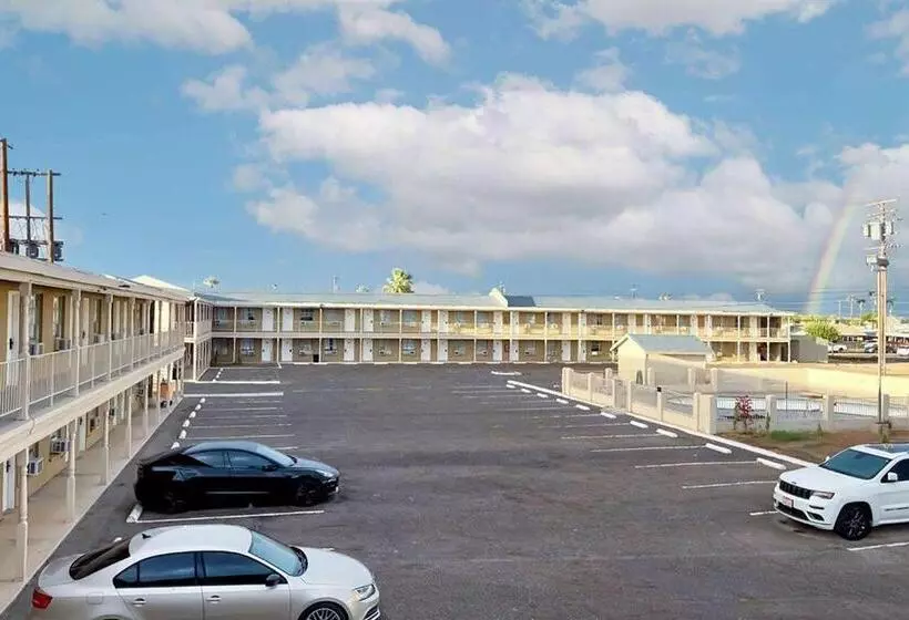 בית מלון כפרי Super 8 By Wyndham Blythe