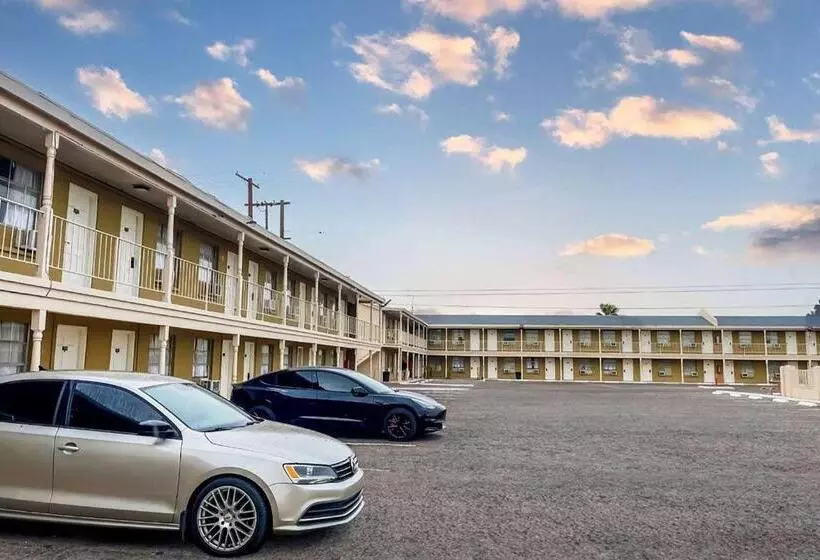 בית מלון כפרי Super 8 By Wyndham Blythe