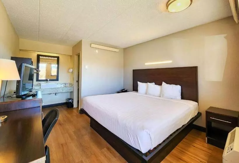 فندق Travelodge By Wyndham Peoria