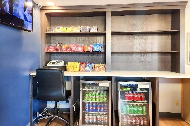 فندق Travelodge By Wyndham Peoria