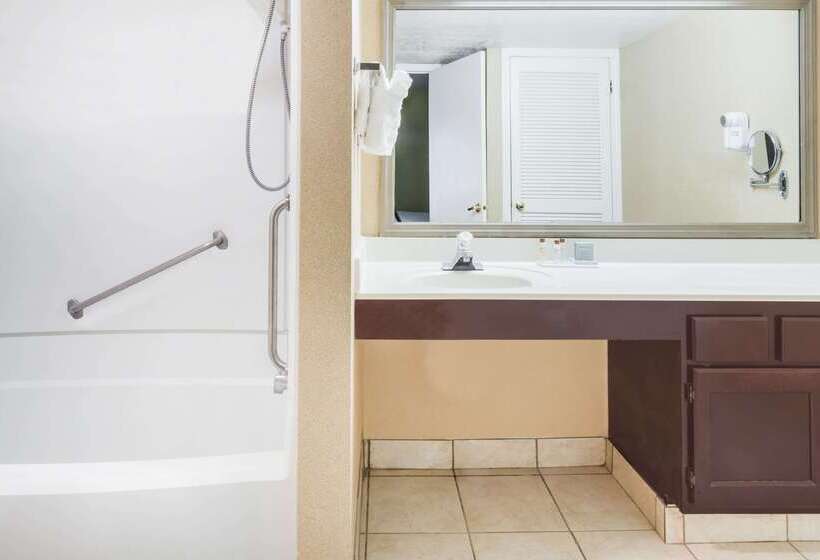 اقامتگاه Hawthorn Extended Stay By Wyndham Columbus