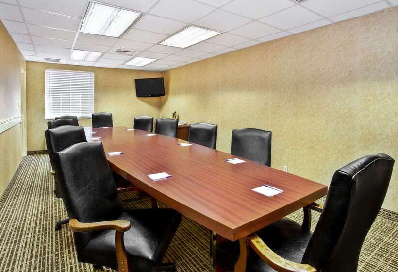 فندق Baymont By Wyndham Knoxville/cedar Bluff