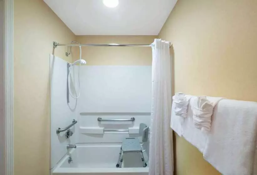 ホテル Baymont By Wyndham Knoxville/cedar Bluff