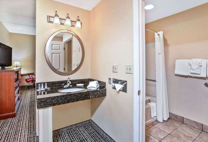 فندق Baymont By Wyndham Knoxville/cedar Bluff