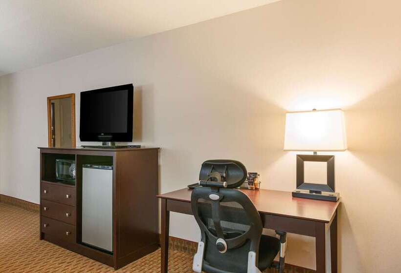 Clarion Hotel Convention Center