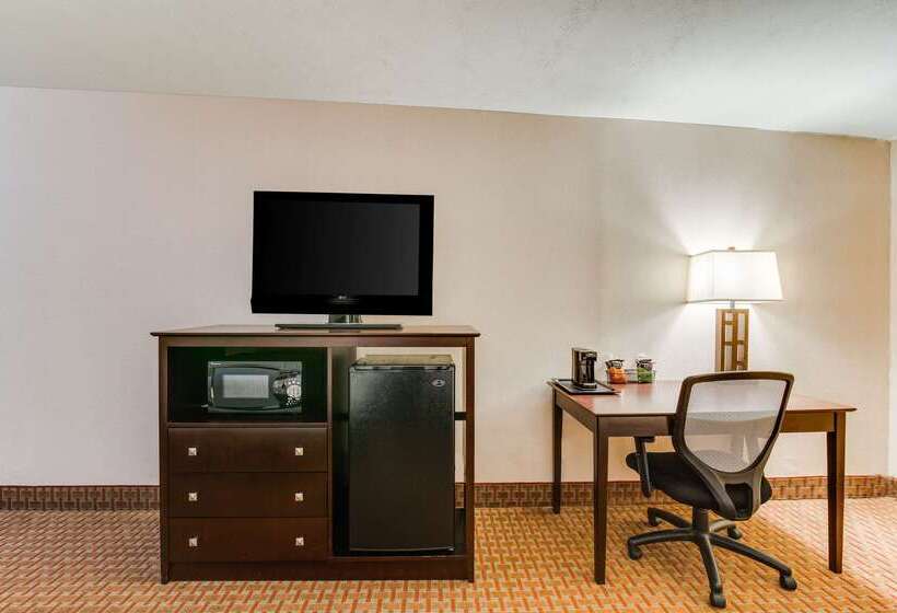 Clarion Hotel Convention Center