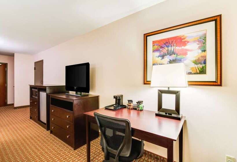 Clarion Hotel Convention Center