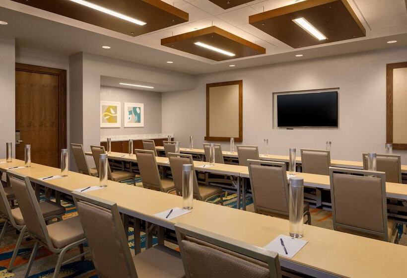 Hotel Doubletree By Hilton  Pittsburghcranberry