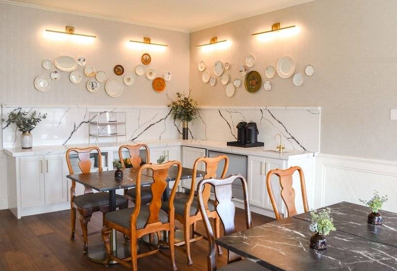 هتل Gosby House Inn, A Four Sisters Inn