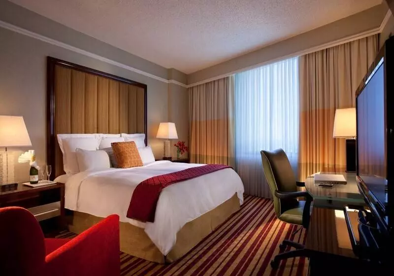 Отель Renaissance Dallas