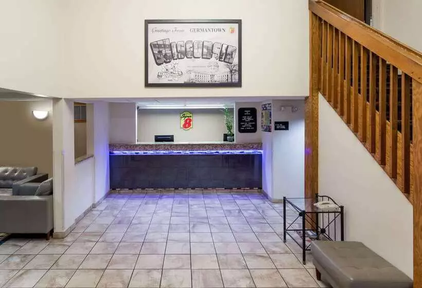 ホテル Super 8 By Wyndham Germantown/milwaukee