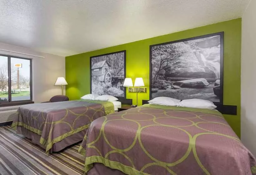 فندق Super 8 By Wyndham Germantown/milwaukee