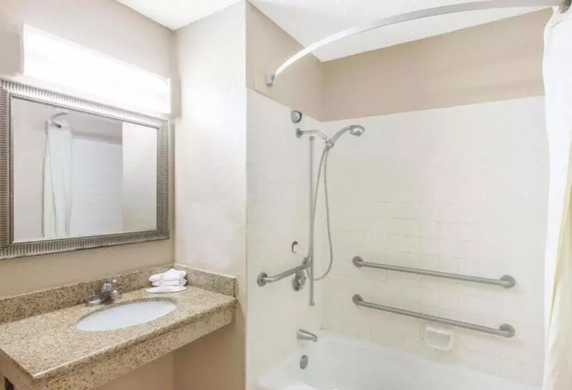 ホテル Americas Best Value Inn Lafayette