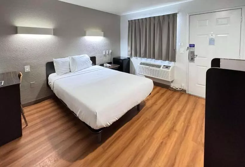 Motel 6 Ontario Airport