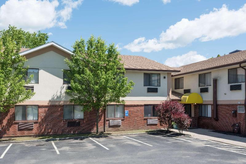 מוטל Days Inn By Wyndham Greenfield