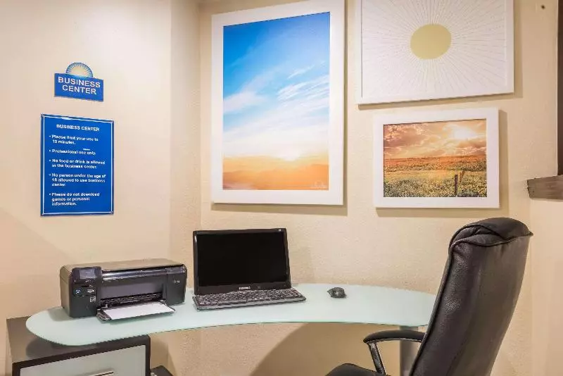 فندق على الطريق Days Inn By Wyndham Greenfield