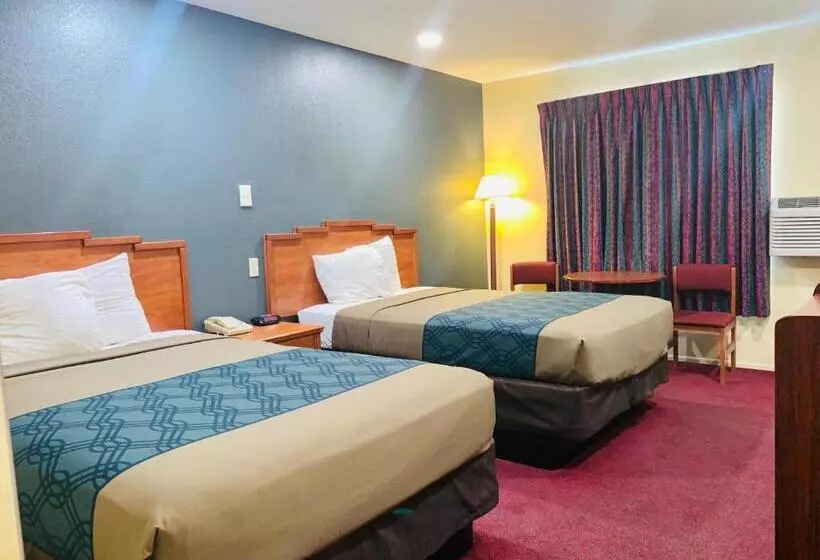 מוטל Rodeway Inn Winslow I40