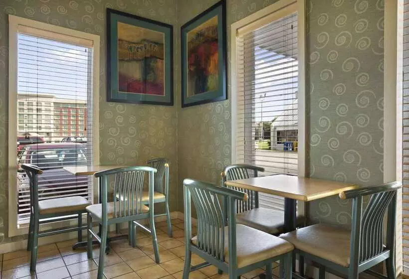 모텔 Super 8 By Wyndham Mount Vernon, Il