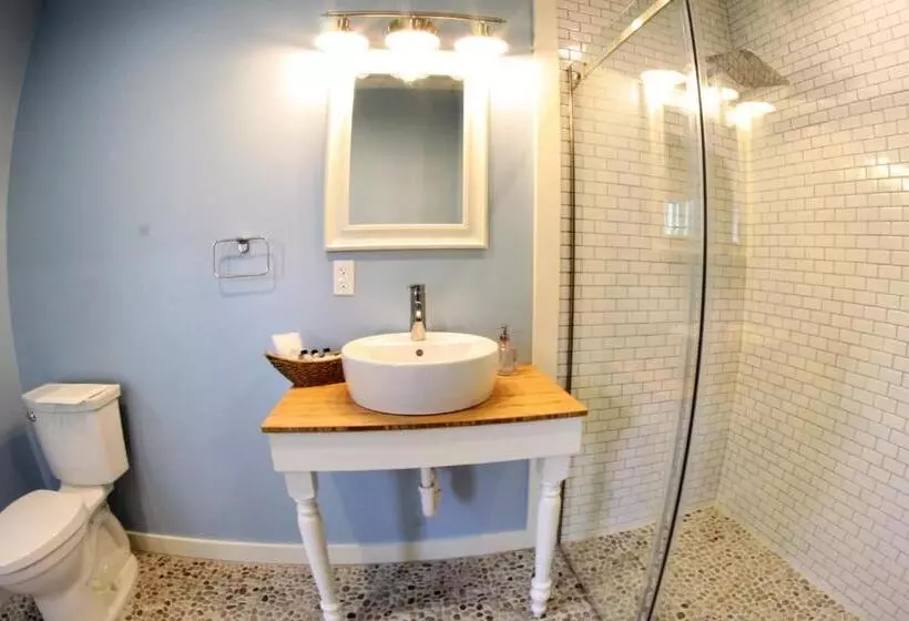 The Ledges Resort & Marina