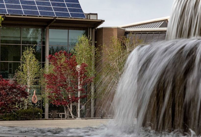 Отель Coast Wenatchee Center