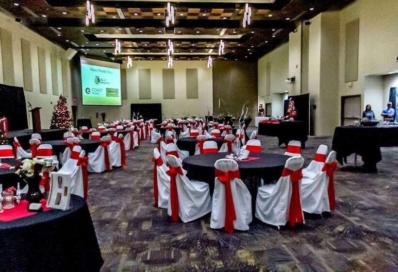 Отель Coast Wenatchee Center