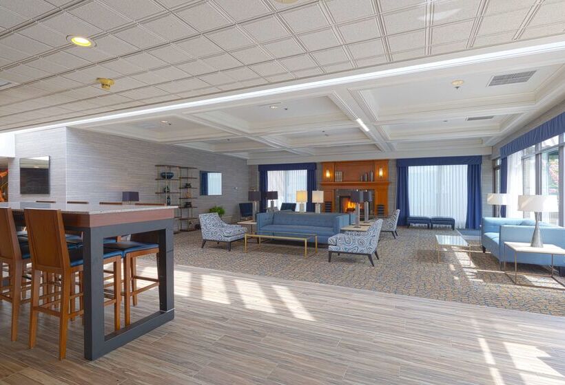 Отель Coast Wenatchee Center