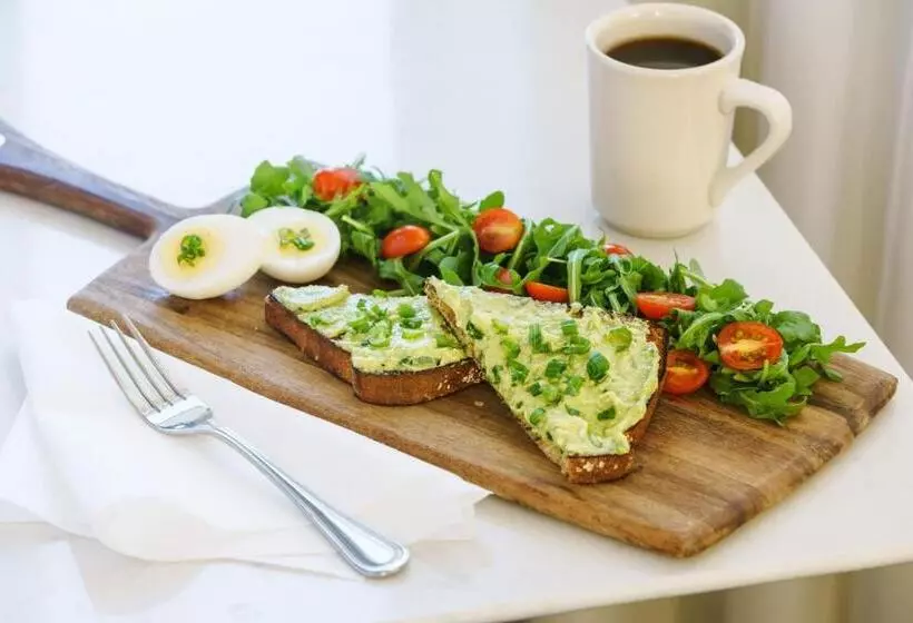 Отель Courtyard By Marriott Los Angeles Woodland Hills