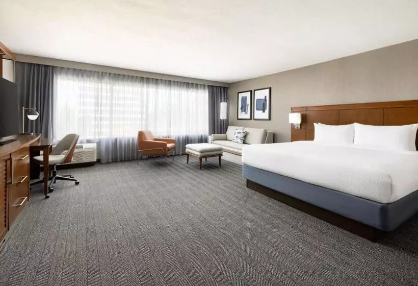 Отель Courtyard By Marriott Los Angeles Woodland Hills