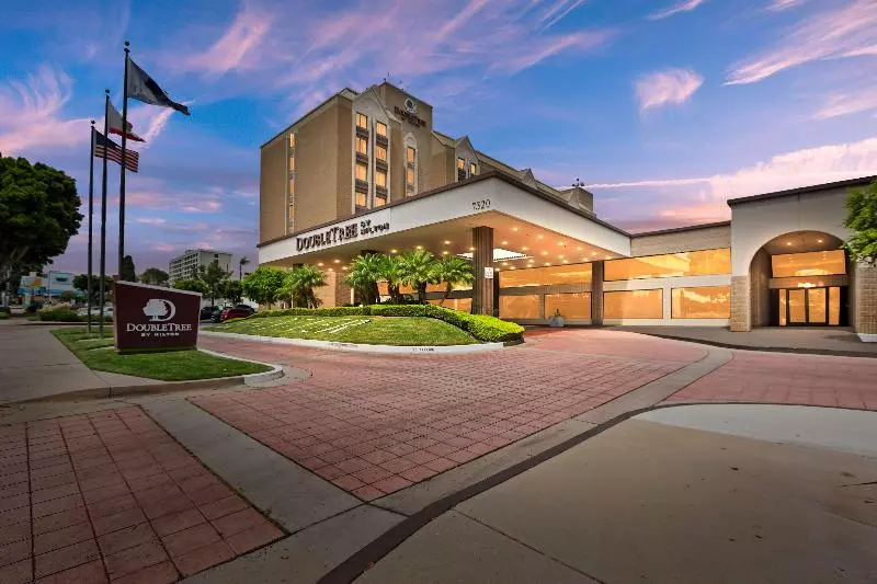 هتل Doubletree By Hilton Whittier Los Angeles