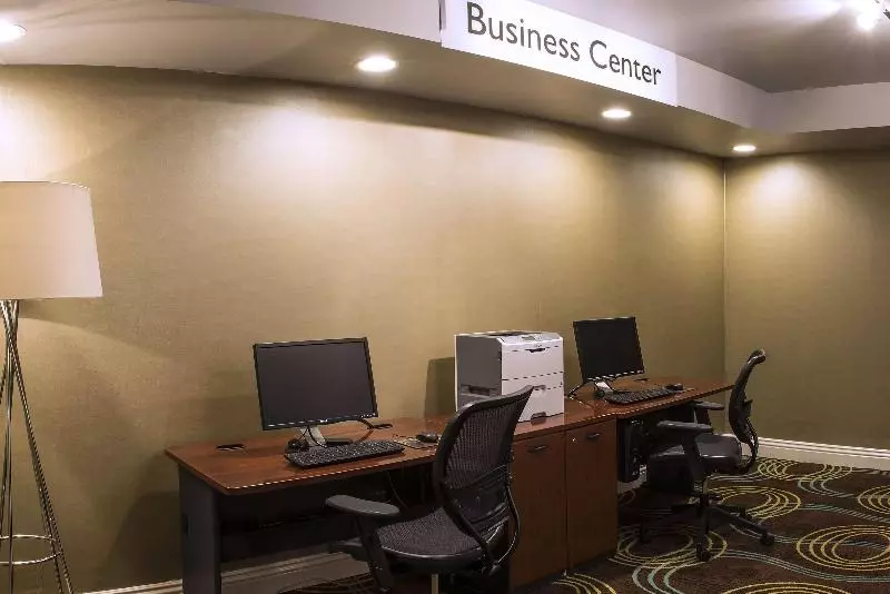 هتل Doubletree By Hilton Whittier Los Angeles