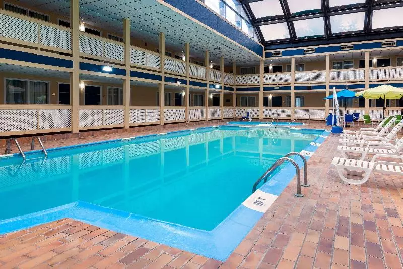 ホテル Travelodge By Wyndham Indianapolis Speedway