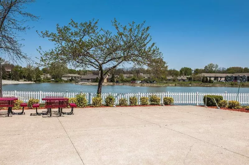 ホテル Travelodge By Wyndham Indianapolis Speedway