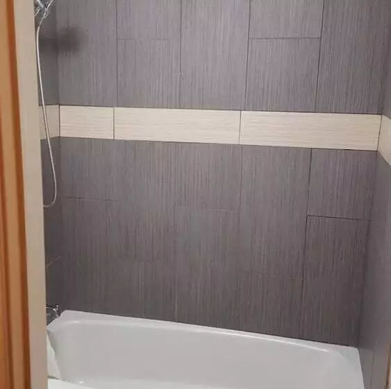 Travelers Lodge Motel Marshall