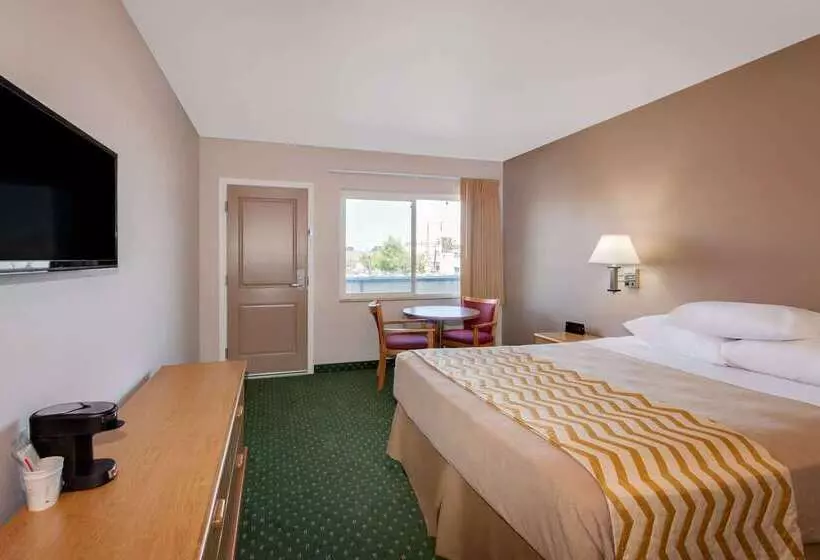 בית מלון כפרי Travelodge By Wyndham Eureka