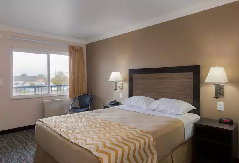 בית מלון כפרי Travelodge By Wyndham Eureka