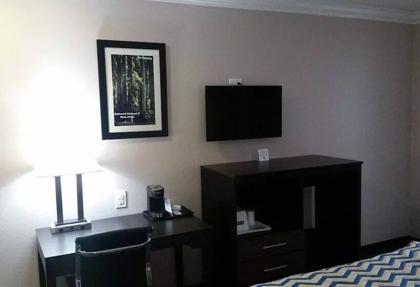 בית מלון כפרי Travelodge By Wyndham Eureka