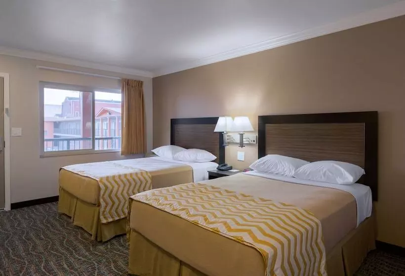 בית מלון כפרי Travelodge By Wyndham Eureka