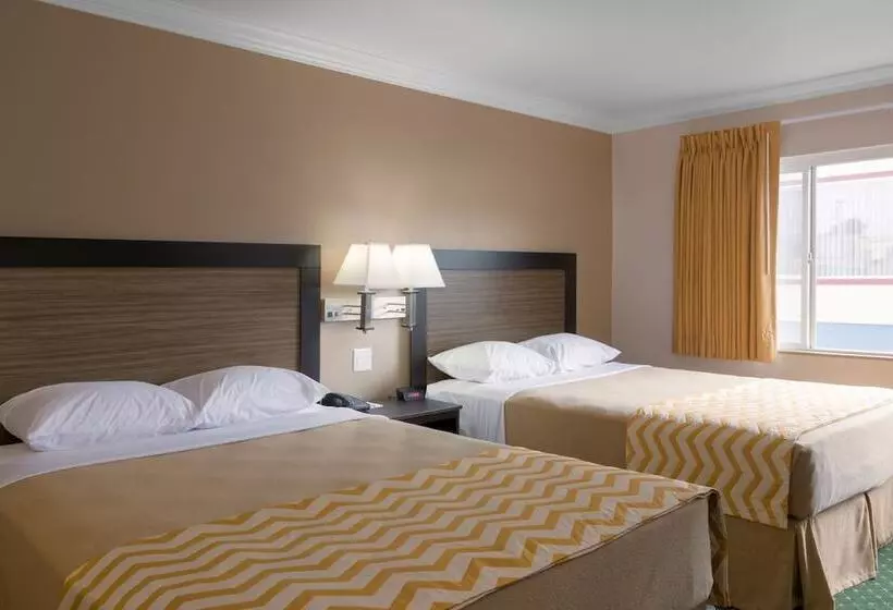 בית מלון כפרי Travelodge By Wyndham Eureka