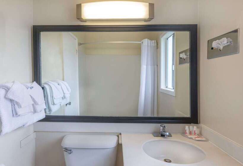 ホテル Travelodge By Wyndham Santa Rosa Wine Country