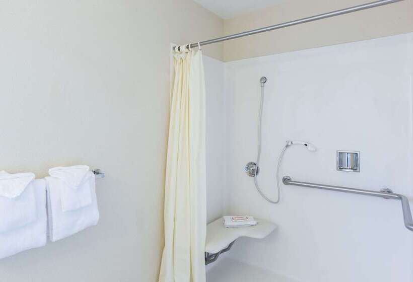 ホテル Travelodge By Wyndham Santa Rosa Wine Country