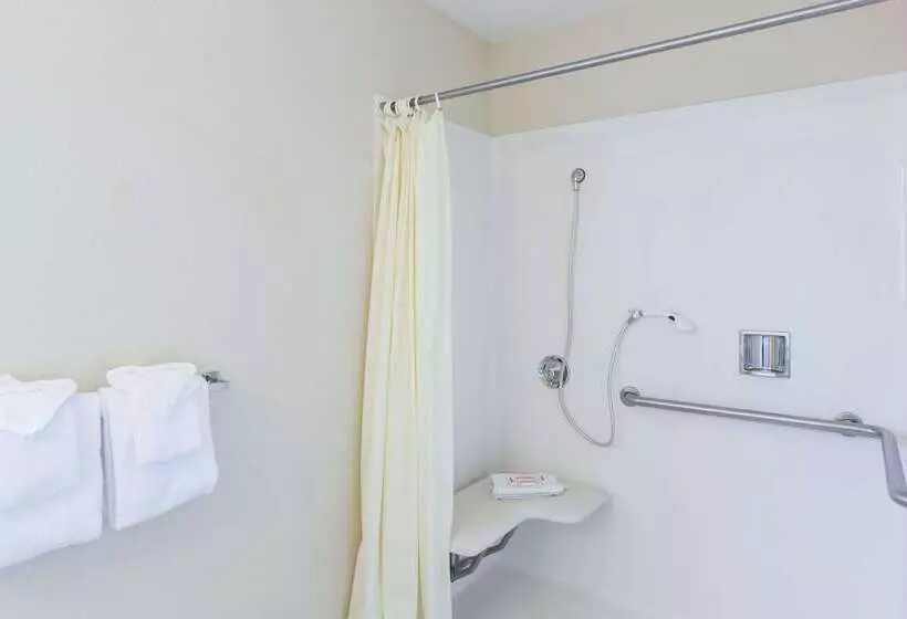 فندق Travelodge By Wyndham Santa Rosa Wine Country