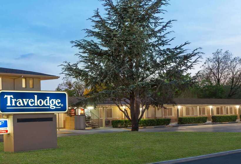 ホテル Travelodge By Wyndham Santa Rosa Wine Country