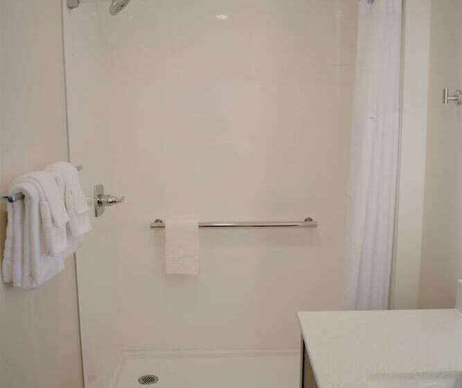 ホテル Travelodge By Wyndham Santa Rosa Wine Country