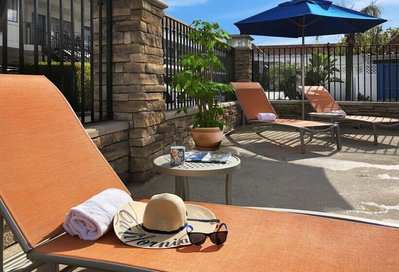 فندق Tropicana Inn And Suites