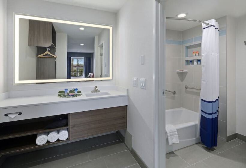 فندق Tropicana Inn And Suites