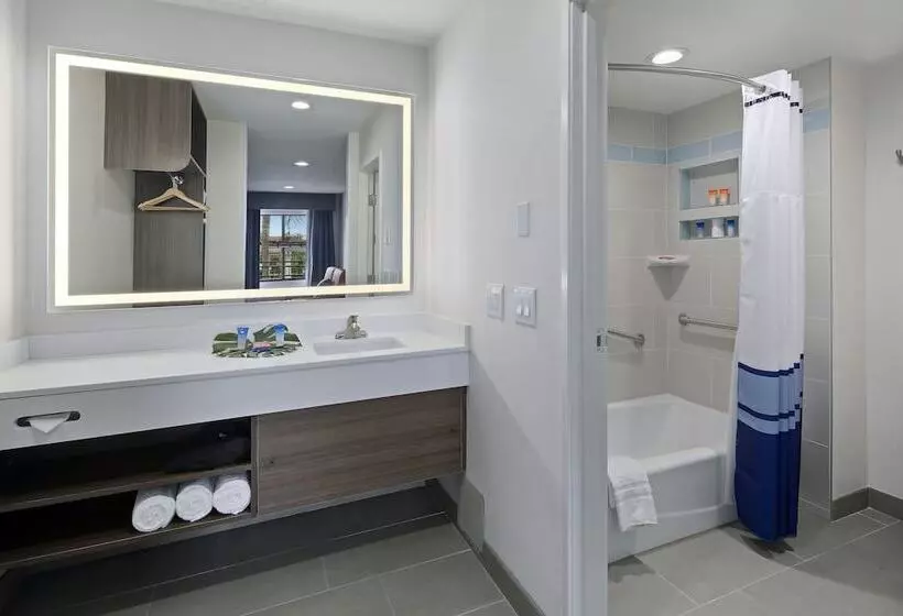 בית מלון כפרי Tropicana Inn And Suites