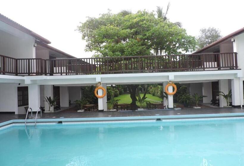 בית מלון כפרי Catamaran Beach