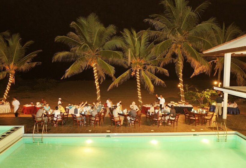 בית מלון כפרי Catamaran Beach